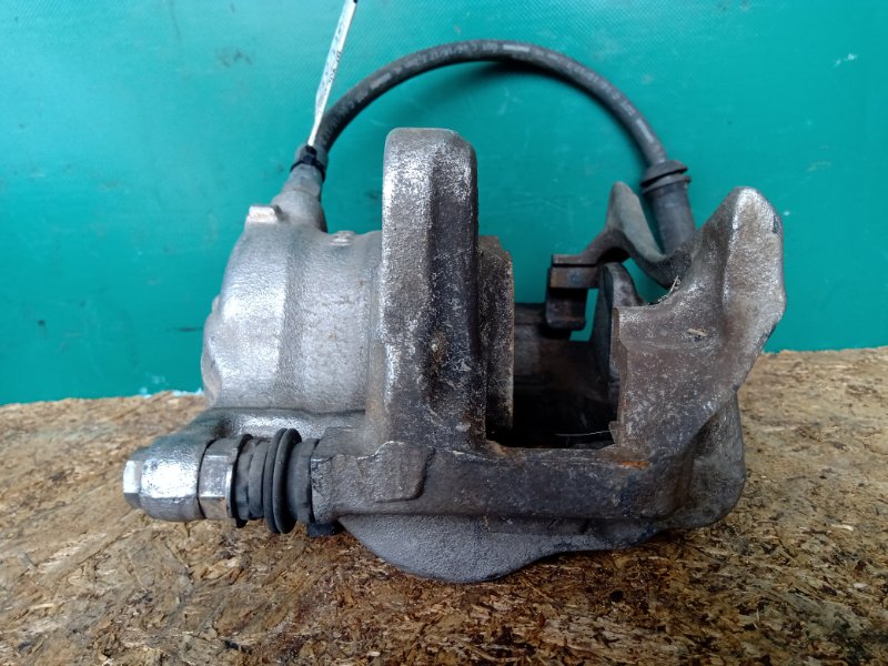 Суппорт тормозной передний правый QX30 16-20 2018 Внедорожник 2.0 20PET