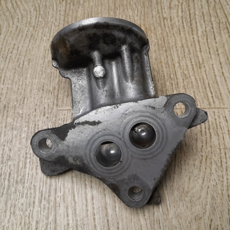 Кронштейн масляного фильтра 6 GJ 12- 2015 GJ 2.5 PYY1