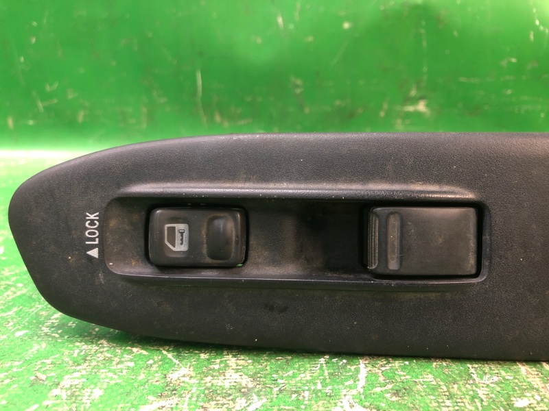 Кнопка стеклоподъемника передняя правая SUBARU FORESTER SG 02-07 Внедорожник 2.5 EJ251