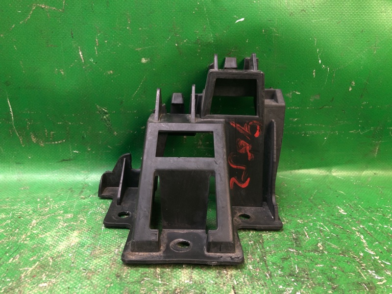 Запчасть кронштейн задний левый VOLKSWAGEN JETTA USA 10-17 5C6 807 393 A Б/У Кронштейн задний левый VOLKSWAGEN JETTA USA 10-17 5C6 807 393 A Б/У