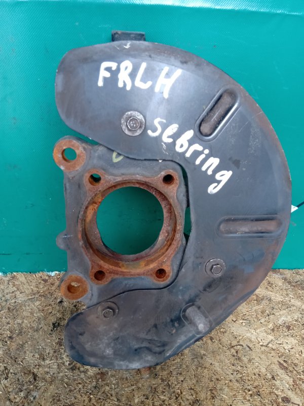 Кулак поворотный левый AVENGER 07-14 2011 Седан 3.6