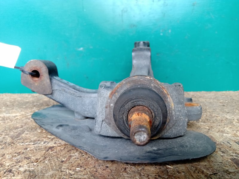 Кулак поворотный левый AVENGER 07-14 2011 Седан 3.6