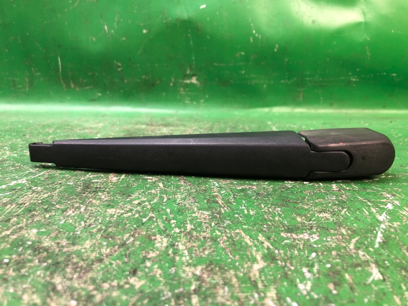 Поводок стеклоочистителя задний HYUNDAI ACCENT RB 10- 2015 Хетчбек 1.6 988151R000 Б/У