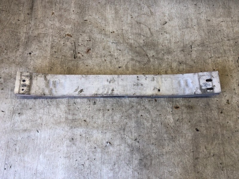 Усилитель переднего бампера TOYOTA MATRIX 08-14 Хэтчбек 1.8 2ZRFE