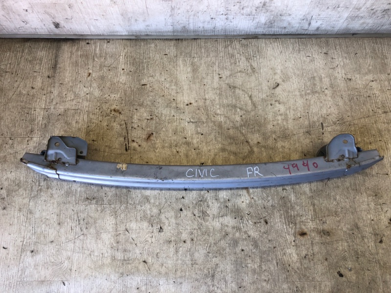 Усилитель переднего бампера HONDA CIVIC ES 00-05 1.7 D17A2 Усилитель переднего бампера HONDA CIVIC ES 00-05 1.7 D17A2