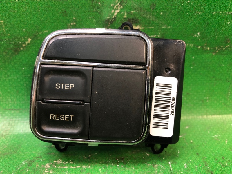 Запчасть кнопки на руль левые JEEP COMPASS 06-16 56046096AD Б/У Кнопки на руль левые JEEP COMPASS 06-16 56046096AD Б/У