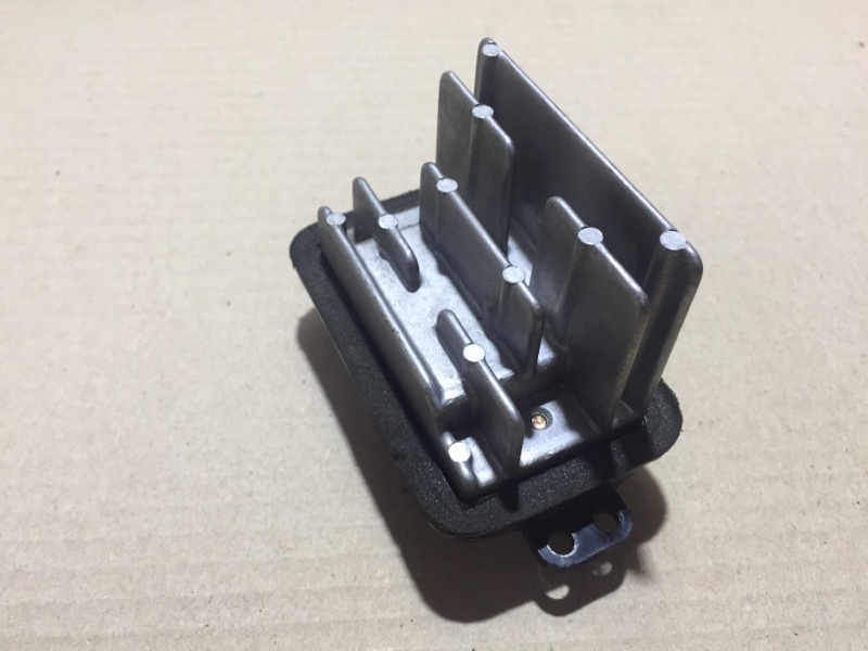 Резистор печки LX470 98-07