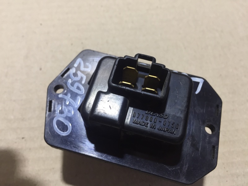 Резистор печки задний LAND CRUISER PRADO 120 02-09 Резистор печки задний LAND CRUISER PRADO 120 02-09