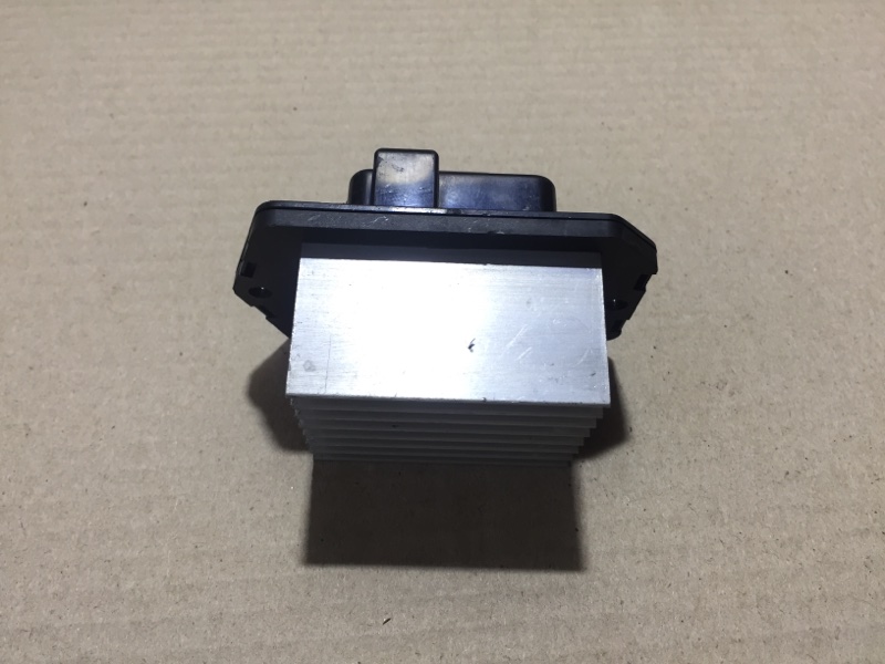 Резистор печки задний LAND CRUISER PRADO 120 02-09 Резистор печки задний LAND CRUISER PRADO 120 02-09