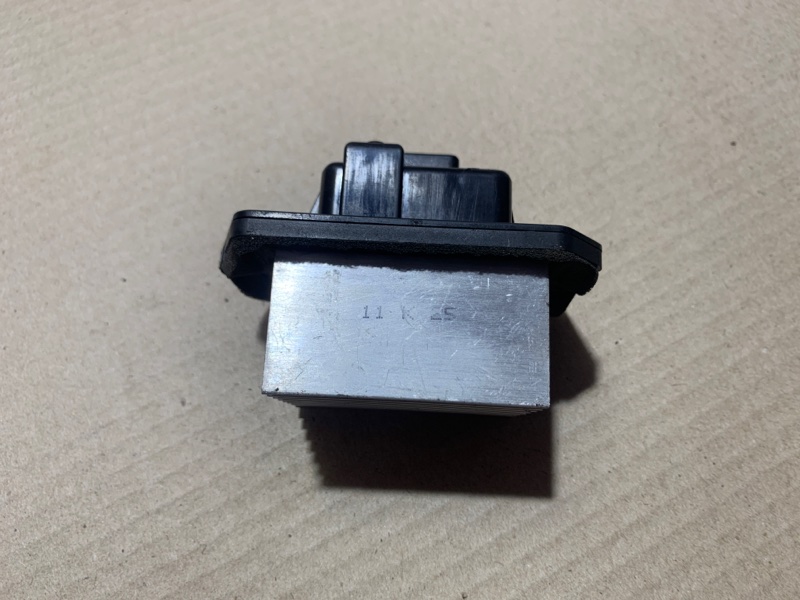 Запчасть резистор печки HONDA ACCORD CU8 / TSX 08-14 79330-SNA-A01 Б/У Резистор печки HONDA ACCORD CU8 / TSX 08-14 79330-SNA-A01 Б/У