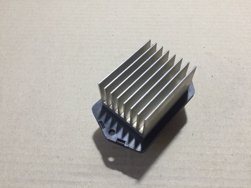 Резистор печки задний LAND CRUISER PRADO 120 02-09