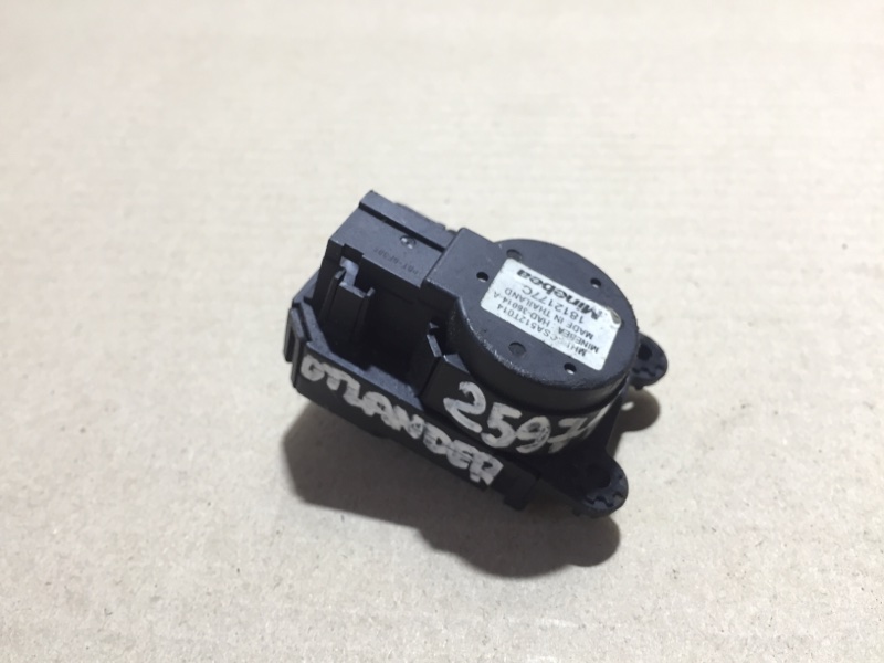 Моторчик заслонки печки OUTLANDER GF 12-