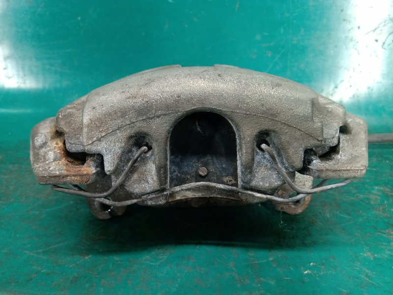 Суппорт тормозной передний левый VOLKSWAGEN JETTA USA 10-17 CBTA 2.5L