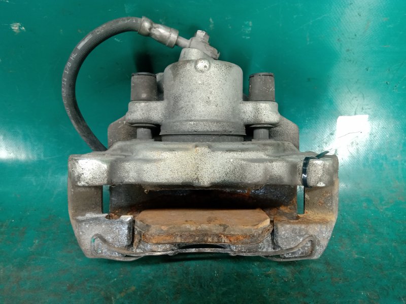 Суппорт тормозной передний левый JETTA USA 10-17 2011 CBTA 2.5L