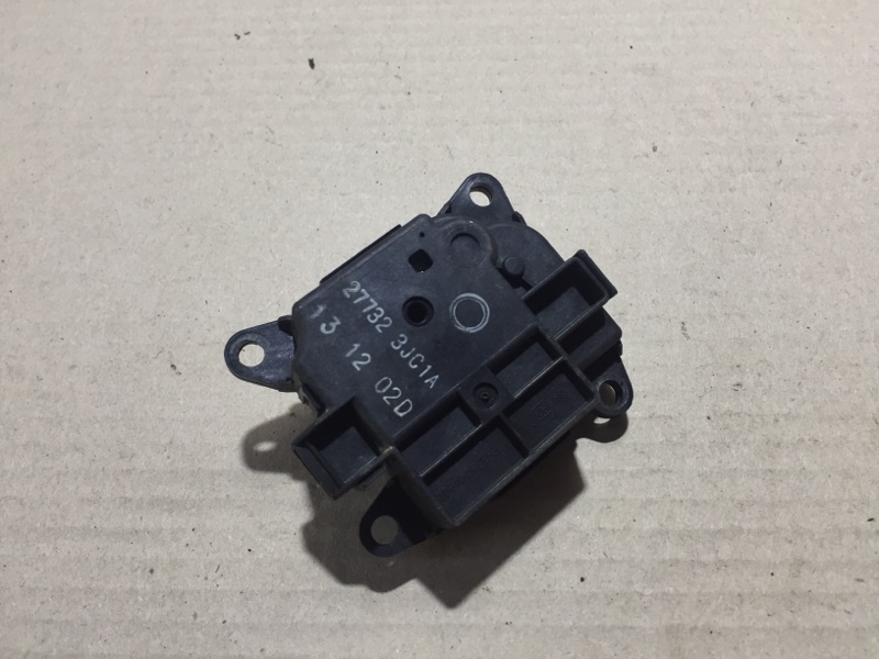 Моторчик заслонки печки ALTIMA L33 12-18 L33