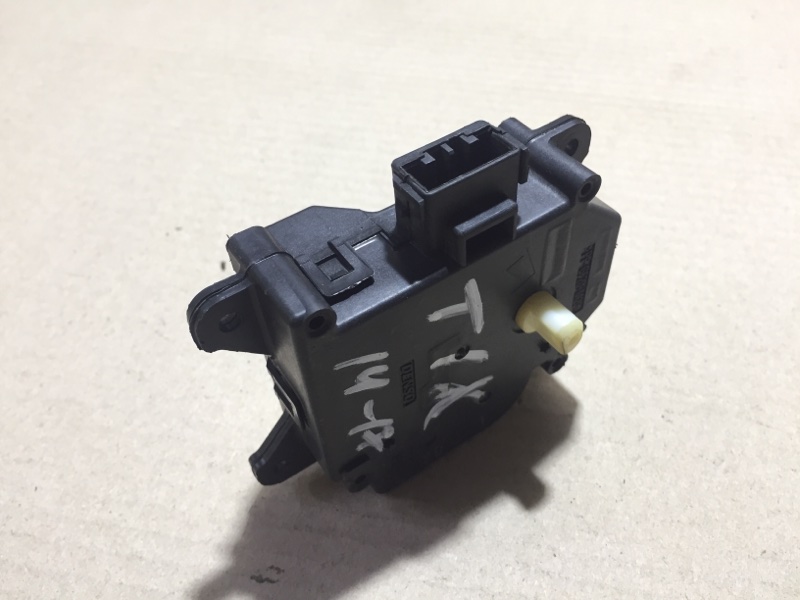 Моторчик заслонки печки ACURA TLX 14-17 Седан 2.4 Моторчик заслонки печки ACURA TLX 14-17 Седан 2.4