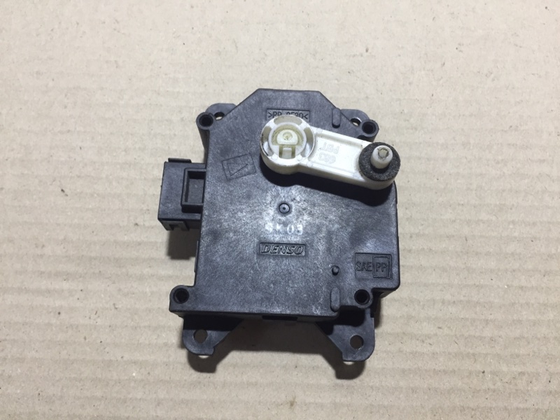 Моторчик заслонки печки HONDA CRV 06-12 79350-SNA-A01 Б/У