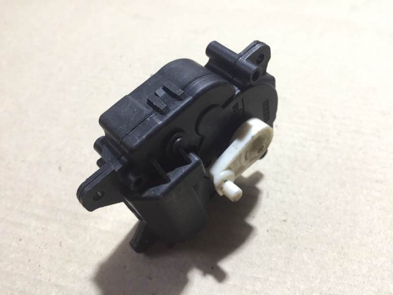 Моторчик заслонки печки SUBARU TRIBECA B9 05-07