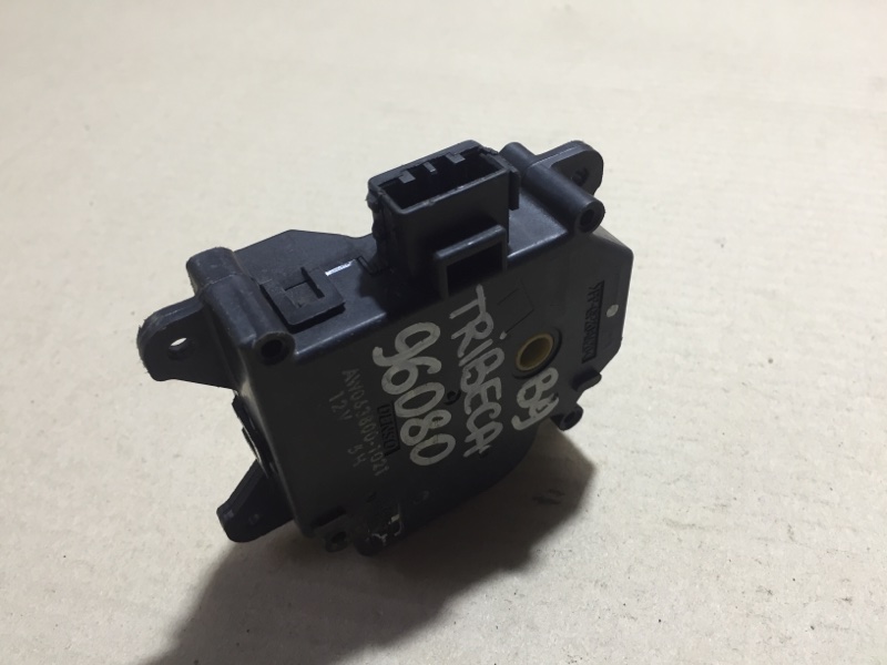 Моторчик заслонки печки TRIBECA B9 05-07