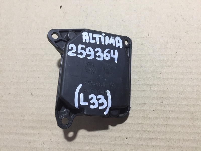 Моторчик заслонки печки ALTIMA L33 12-18 L33
