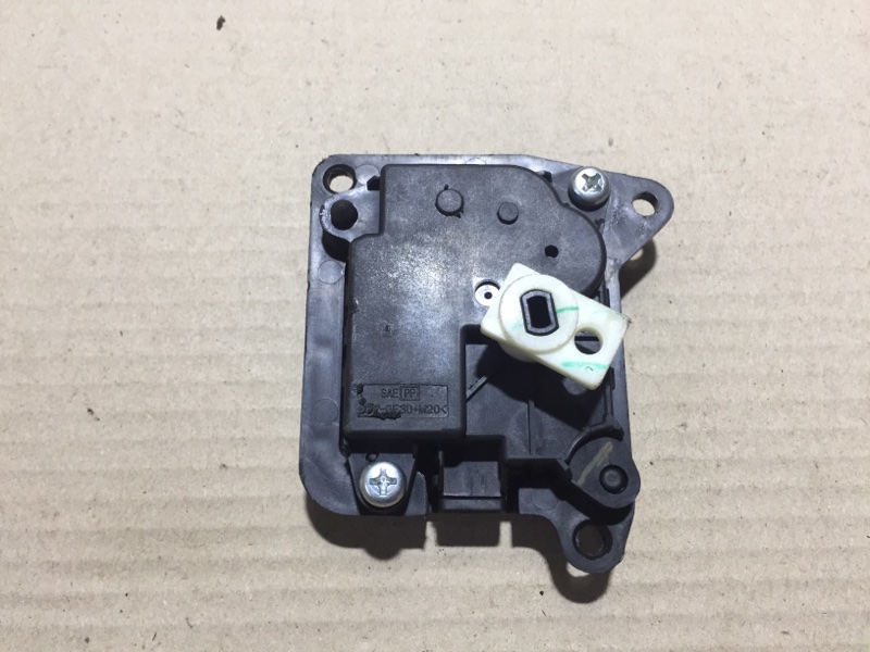 Моторчик заслонки печки NISSAN ALTIMA L33 12-18 L33 27752-3JC1A Б/У