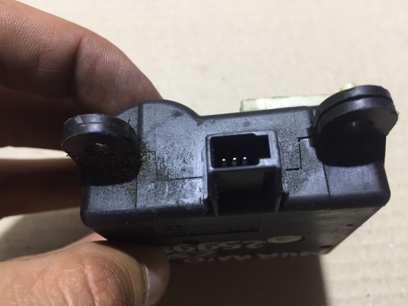 Моторчик заслонки печки MURANO Z50 02-07