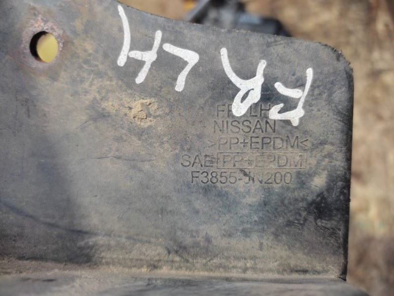 Брызговик передний левый TEANA J32 08-14