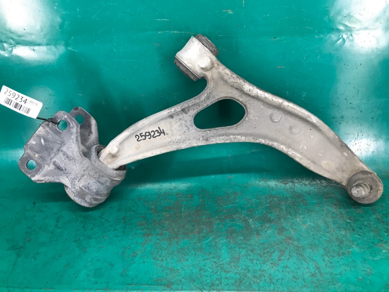 Рычаг передней подвески нижний правый FORD FOCUS 10-18 2014 Седан 2.0 XQDA BV6Z-3078-G Б/У