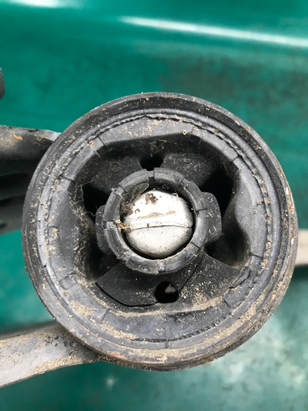 Рычаг передней подвески нижний правый FOCUS 10-18 2014 Седан 2.0 XQDA