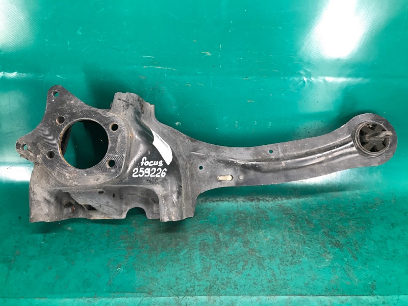 Рычаг задней подвески продольный правый FORD FOCUS 10-18 2014 Седан 2.0 XQDA BV6Z-5A968-B Б/У