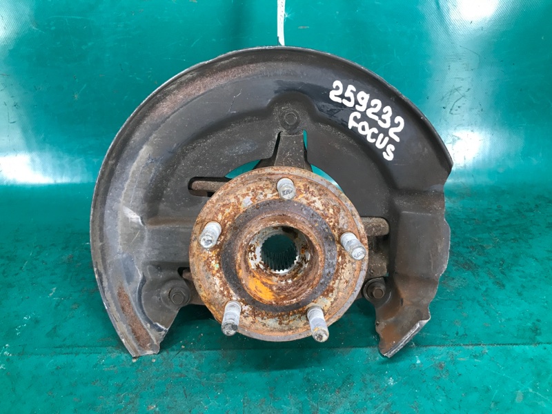 Кулак поворотный левый FOCUS 10-18 2014 Седан 2.0 XQDA