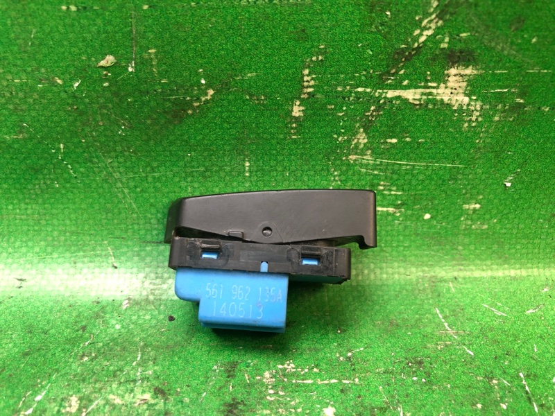 Кнопка центрального замка задняя левая VOLKSWAGEN PASSAT B7 11-15 Седан 2.5 CBUA