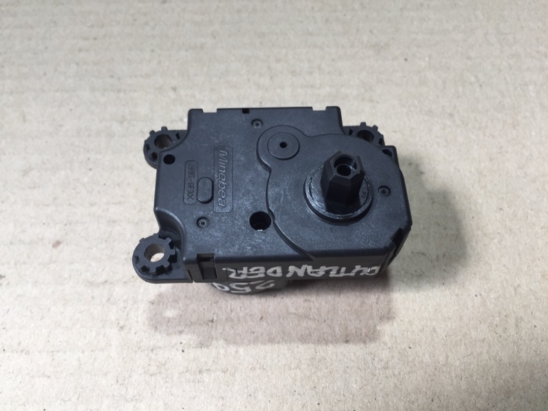 Моторчик заслонки печки OUTLANDER GF 12-