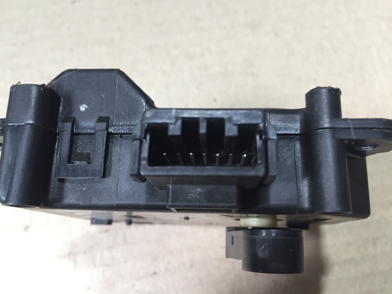 Моторчик заслонки печки задний MDX (YD2) 06-13 2008 YD2 3.7 J37A1 Моторчик заслонки печки задний MDX (YD2) 06-13 2008 YD2 3.7 J37A1