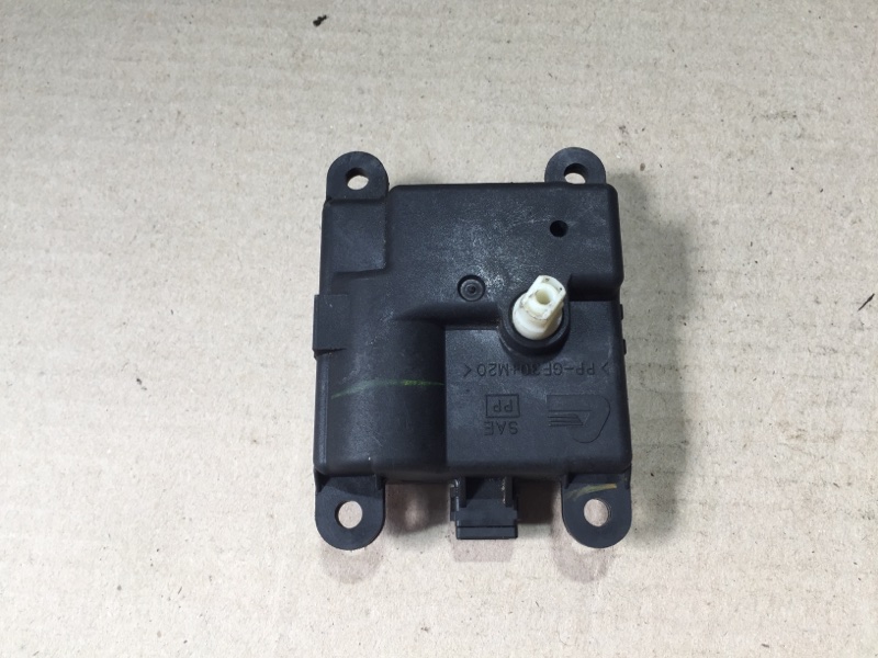 Моторчик заслонки печки NISSAN ALTIMA L32 07-12 27732-AL610 Б/У