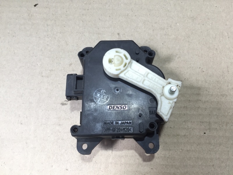 Моторчик заслонки печки TOYOTA CAMRY 40 06-11 87106-07140 Б/У