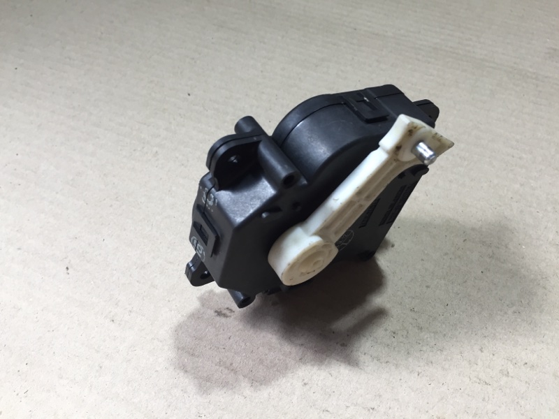 Моторчик заслонки печки TOYOTA CAMRY 40 06-11