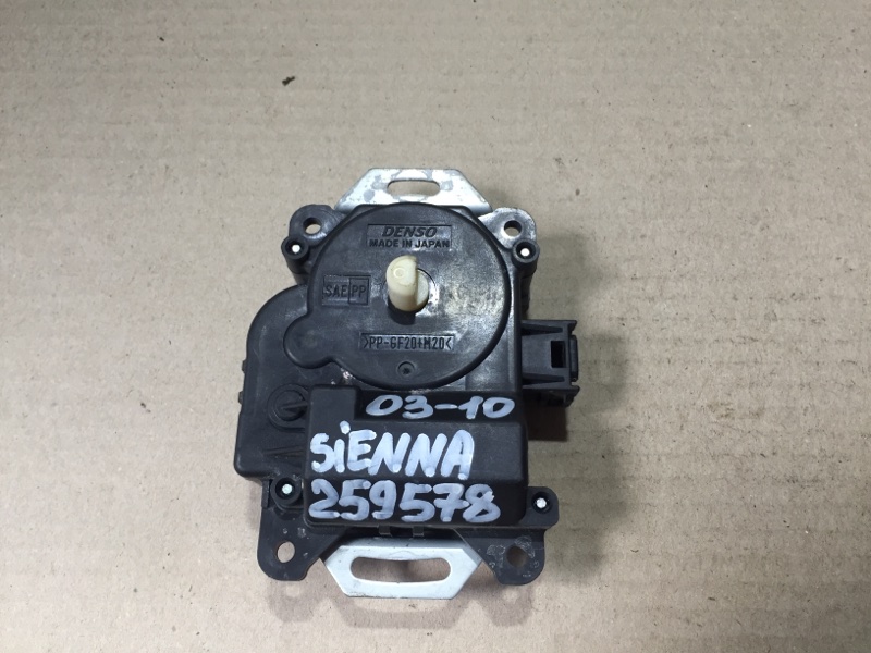 Запчасть моторчик заслонки печки задний TOYOTA SIENNA 03-10 3.5 2GRFE AE063700-0140 Б/У Моторчик заслонки печки задний TOYOTA SIENNA 03-10 3.5 2GRFE AE063700-0140 Б/У