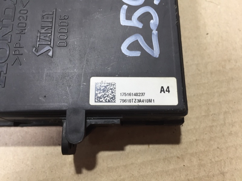 Блок электронный TLX 14-17 2017 Седан 2.4