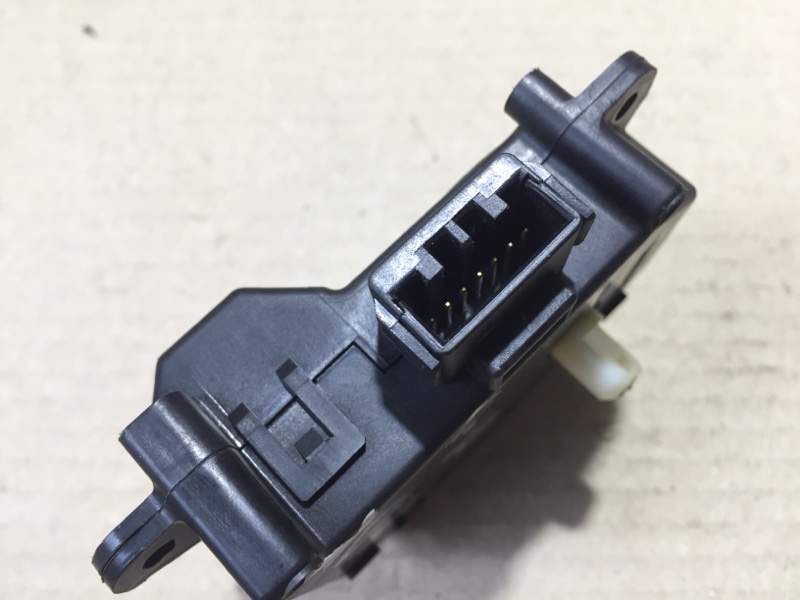 Моторчик заслонки печки MDX (YD2) 06-13 2008 YD2 3.7 J37A1 Моторчик заслонки печки MDX (YD2) 06-13 2008 YD2 3.7 J37A1