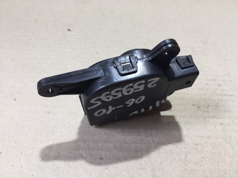 Моторчик заслонки печки HYUNDAI ELANTRA HD 06-11 HD