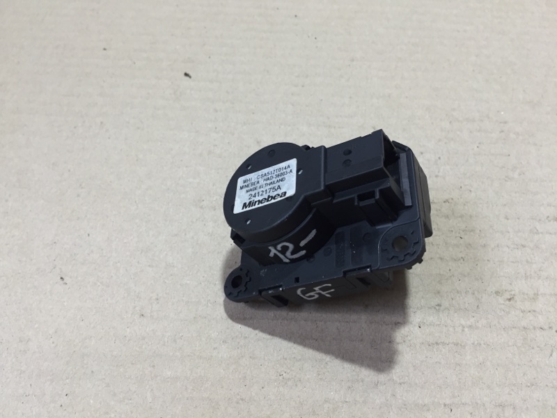 Моторчик заслонки печки OUTLANDER GF 12- Моторчик заслонки печки OUTLANDER GF 12-