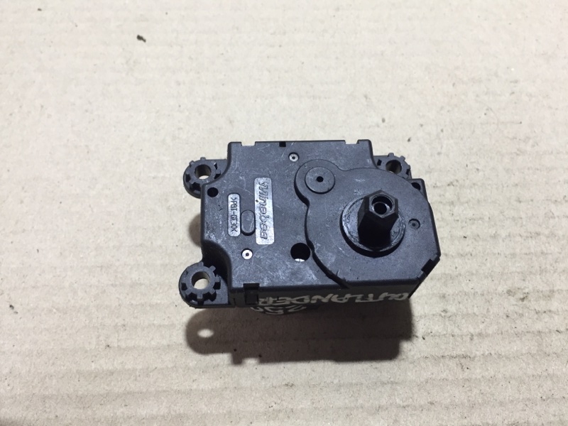 Моторчик заслонки печки MITSUBISHI OUTLANDER GF 12- Моторчик заслонки печки MITSUBISHI OUTLANDER GF 12-