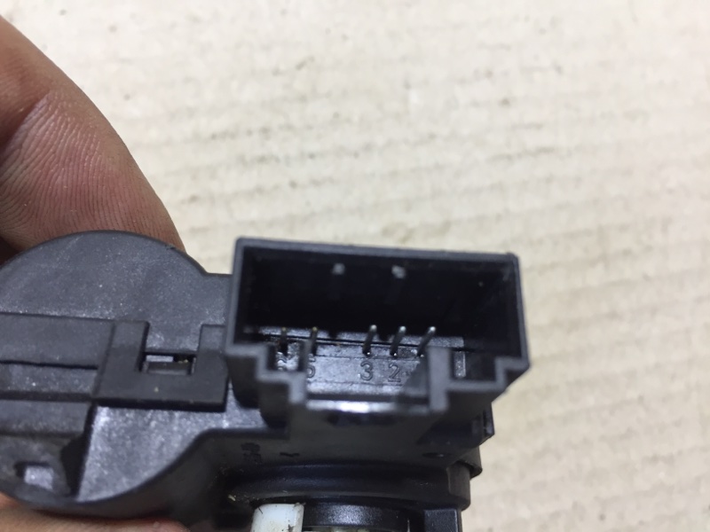 Моторчик заслонки печки JETTA USA 10-17 162