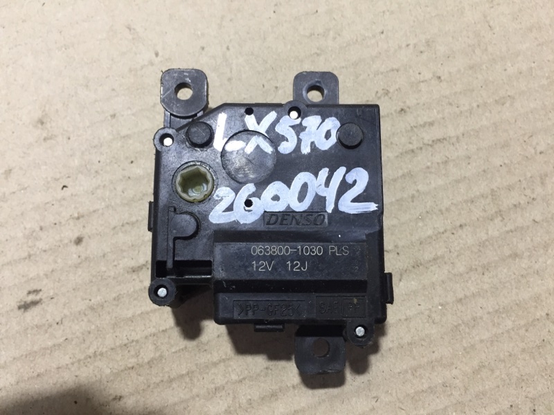 Моторчик заслонки печки LEXUS LX570 07-15 87106-50390 Б/У
