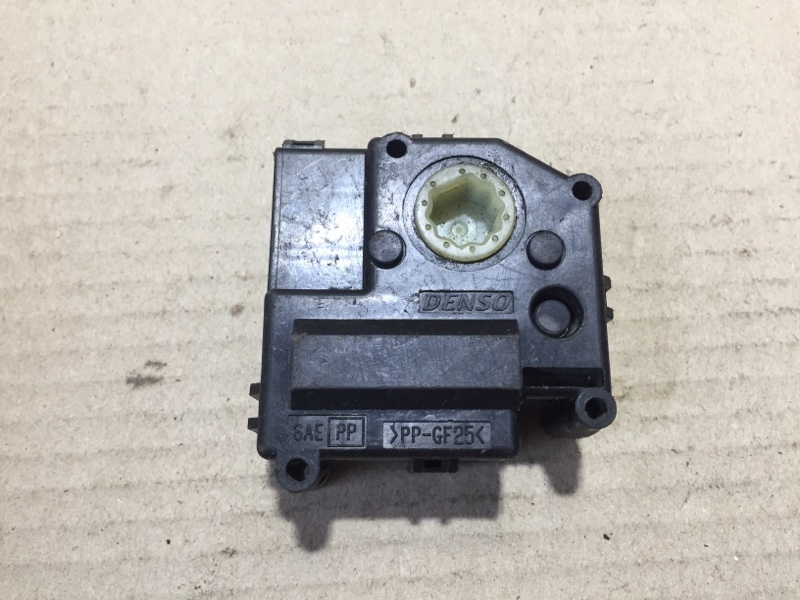 Моторчик заслонки печки LX570 07-15