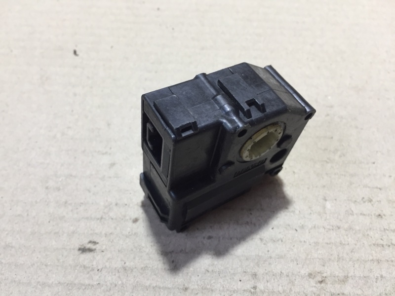 Моторчик заслонки печки LEXUS LX570 07-15