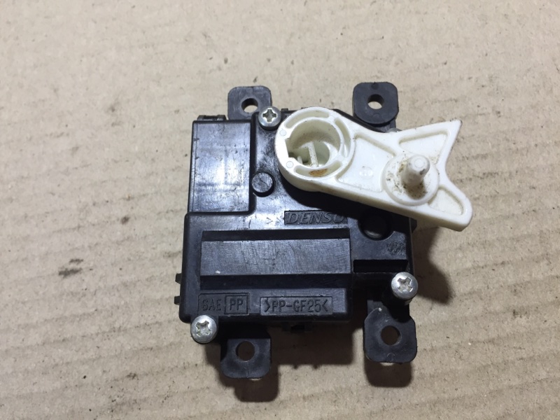 Моторчик заслонки печки LX570 07-15