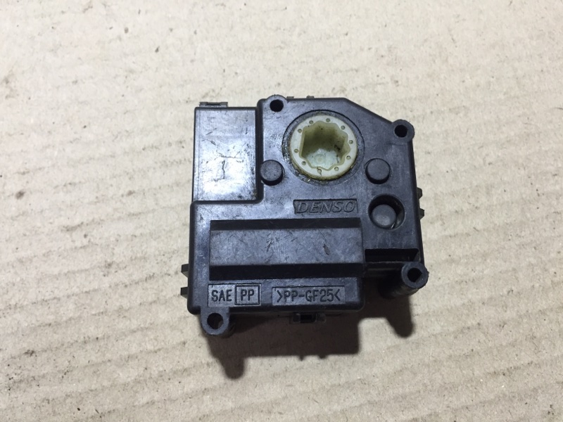 Моторчик заслонки печки LX570 07-15