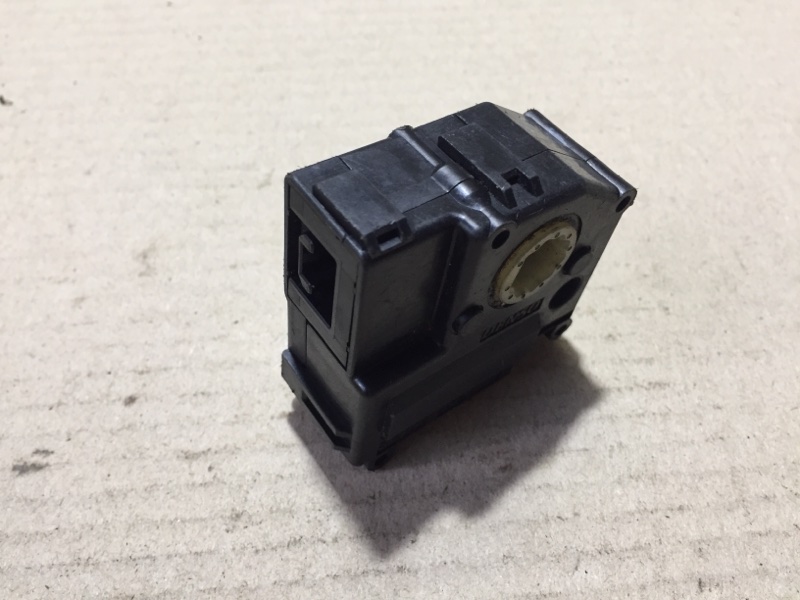 Моторчик заслонки печки LEXUS LX570 07-15